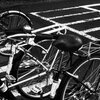 並んでとまっている自転車