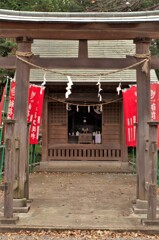 深見神社境内にある稲荷社。