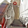 甲板にある急な階段