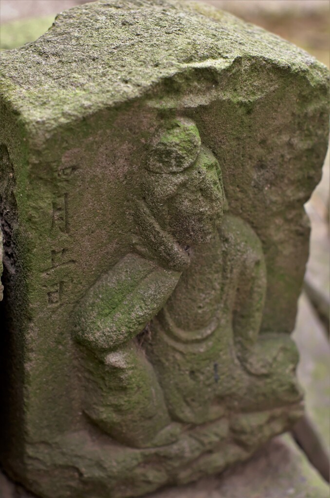 鈴鹿明神社：それなりに古い石仏