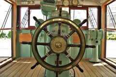 操舵室の舵輪：港内用