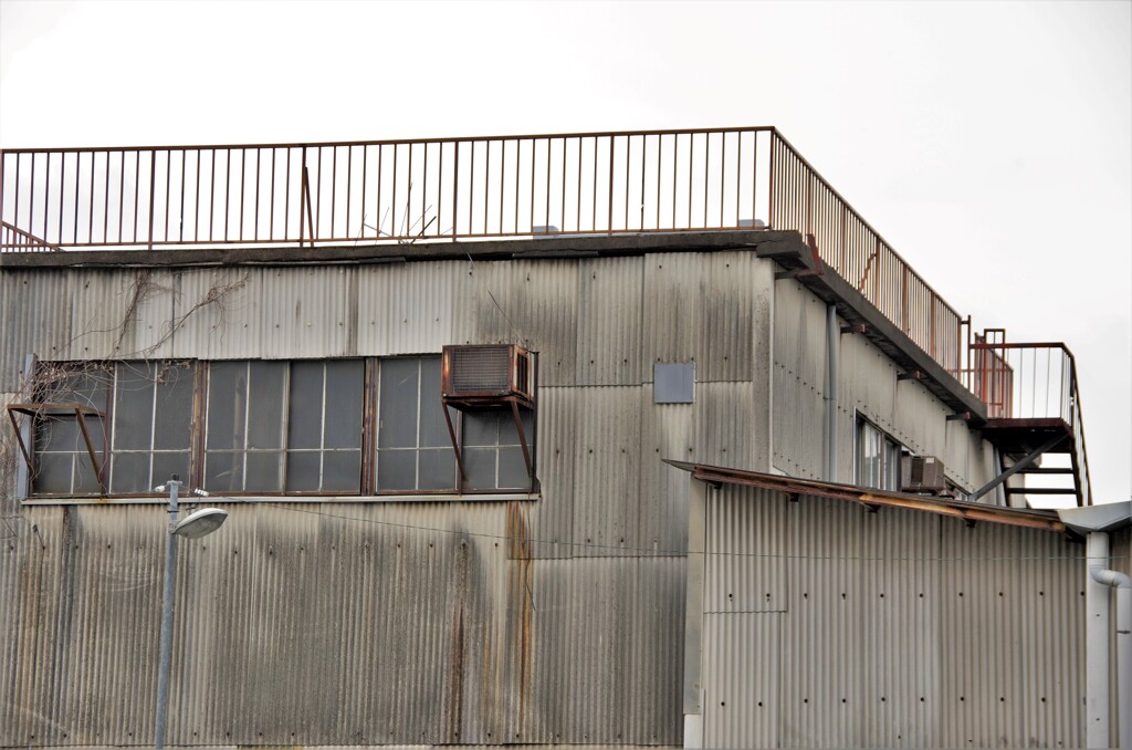 ちょい古な工場