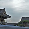 宋珪寺：山門と本堂と瓦屋根の塀