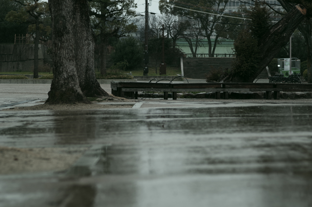 暗い雨音
