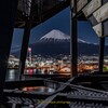 富士工場夜景　ドラゴンタワー越しに