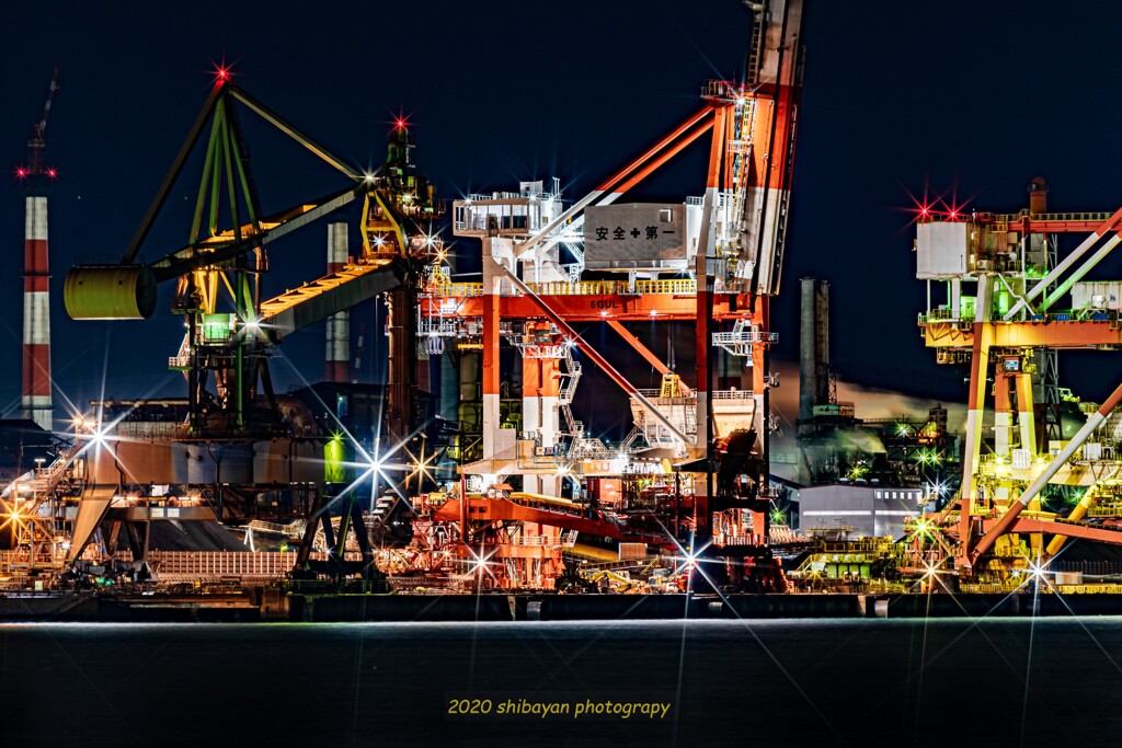 HDR工場夜景　ガントリークレーン