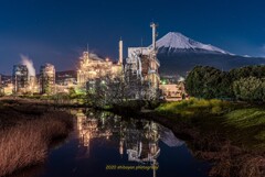 HDR工場夜景　富士山リフレクション