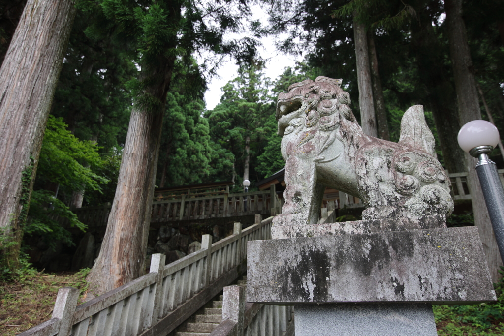 山の神社