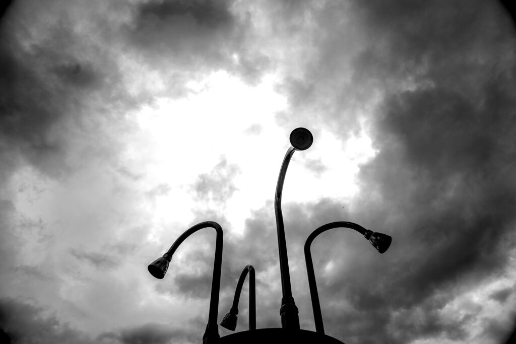 梅雨空
