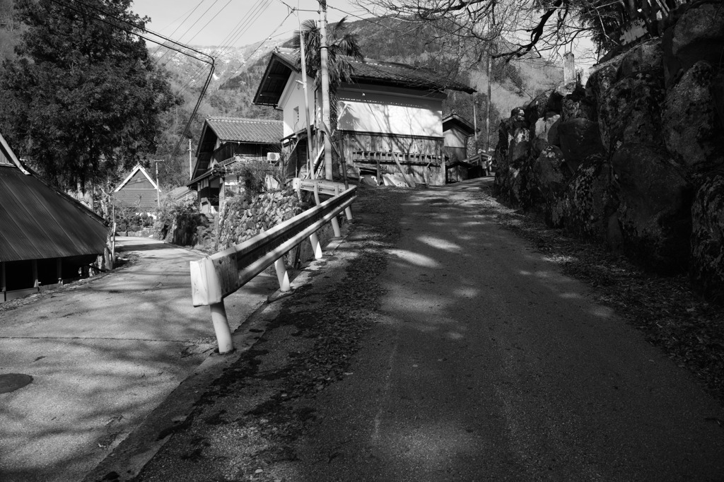 山村の小道