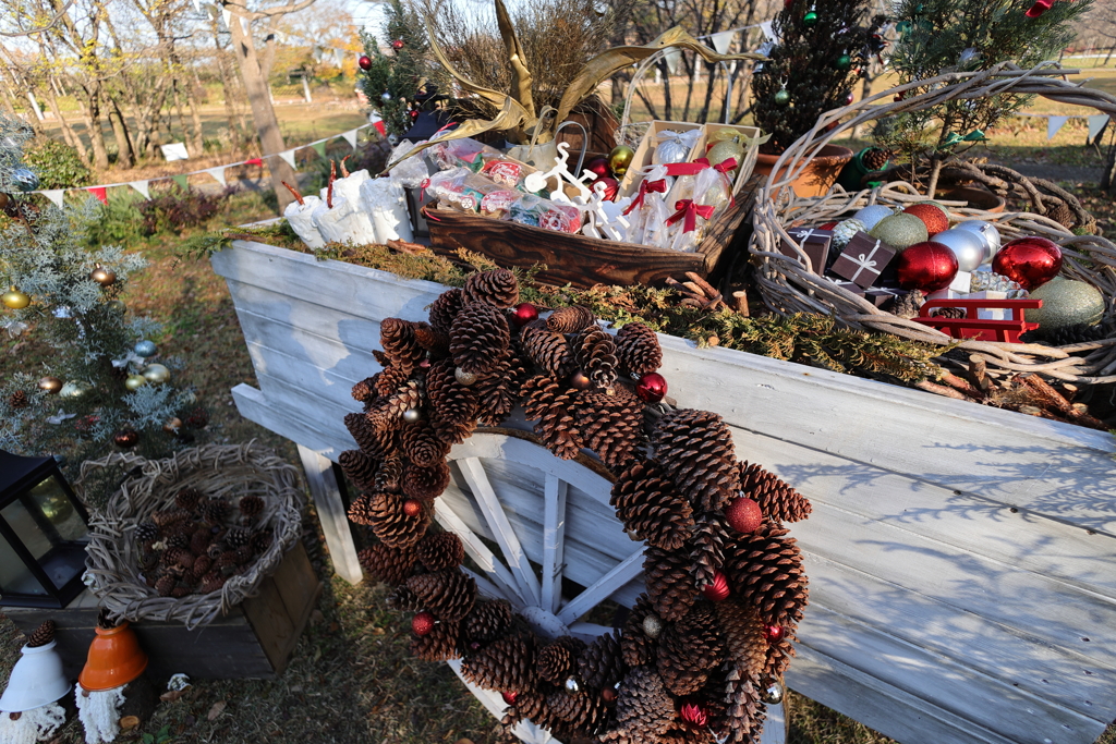 クリスマス貨物車は荷積み中
