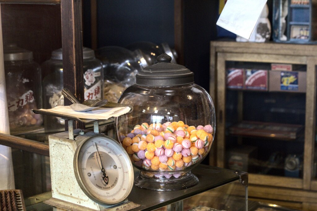 昭和のガキの社交場　駄菓子屋