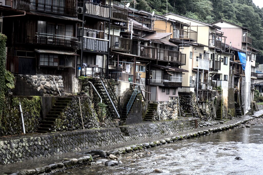 川岸