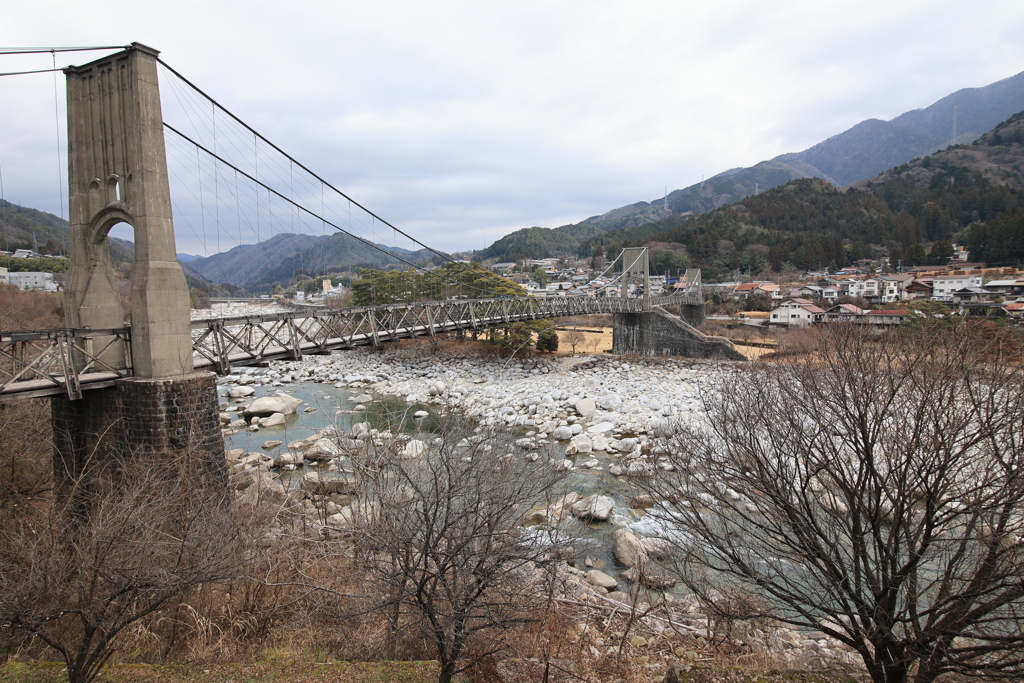 桃介橋と木曽川