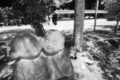 仲睦まじく