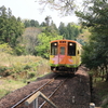 山間を行く