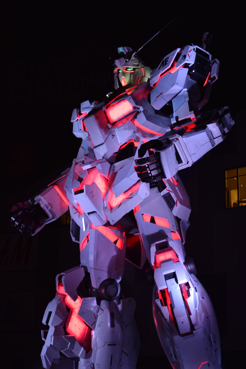 ユニコーンガンダム　ライトアップ