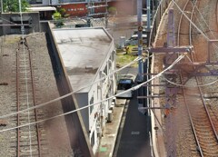 高い歩道橋から