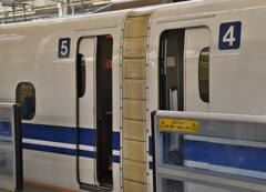 14時16分「のぞみ69号」が「ドクターイエローこだま検測下り」より先に出発