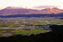 夕日に染まる阿蘇山