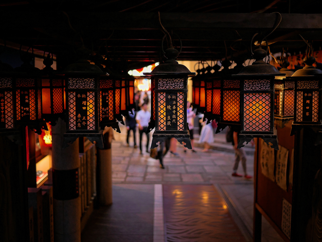 灯籠の風景1  法善寺横丁