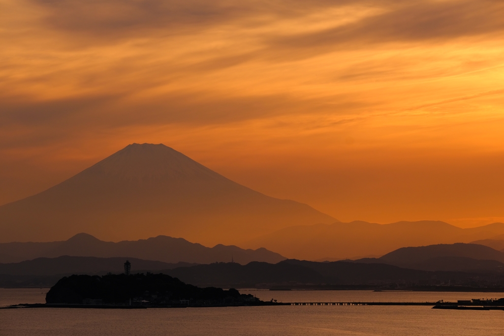 江の島と富士