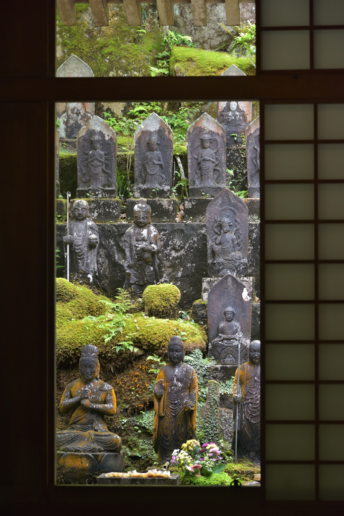 三滝寺 襖の向こうに