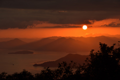 夕日　絵下山から