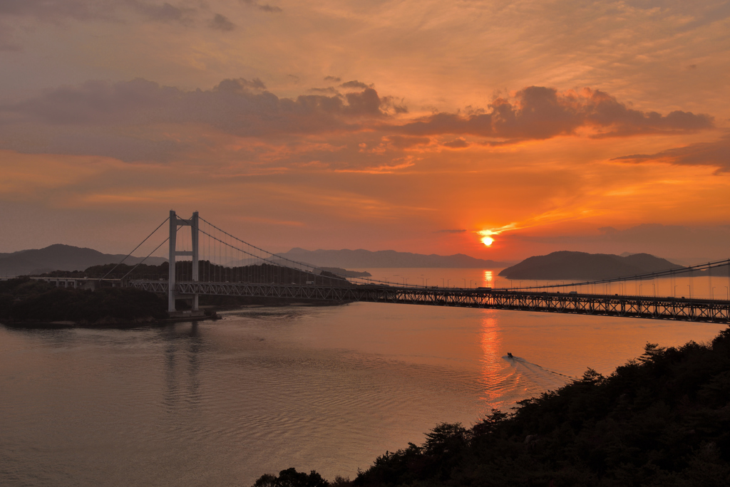 瀬戸大橋の夕日