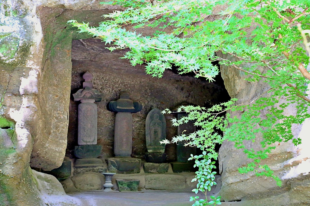明月院のやぐら(鎌倉時代の墓所)　その２