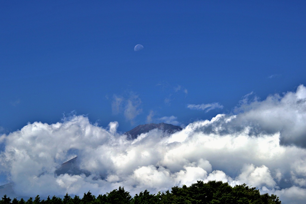 富士山と残月