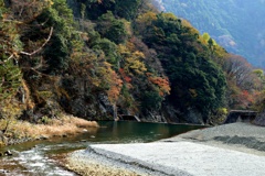 ダム放水路下流の風景