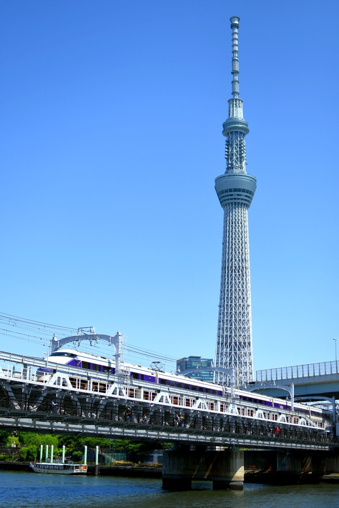 スカイツリーとスペーシア