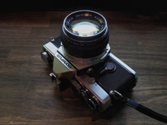 OLYMPUS OM-1