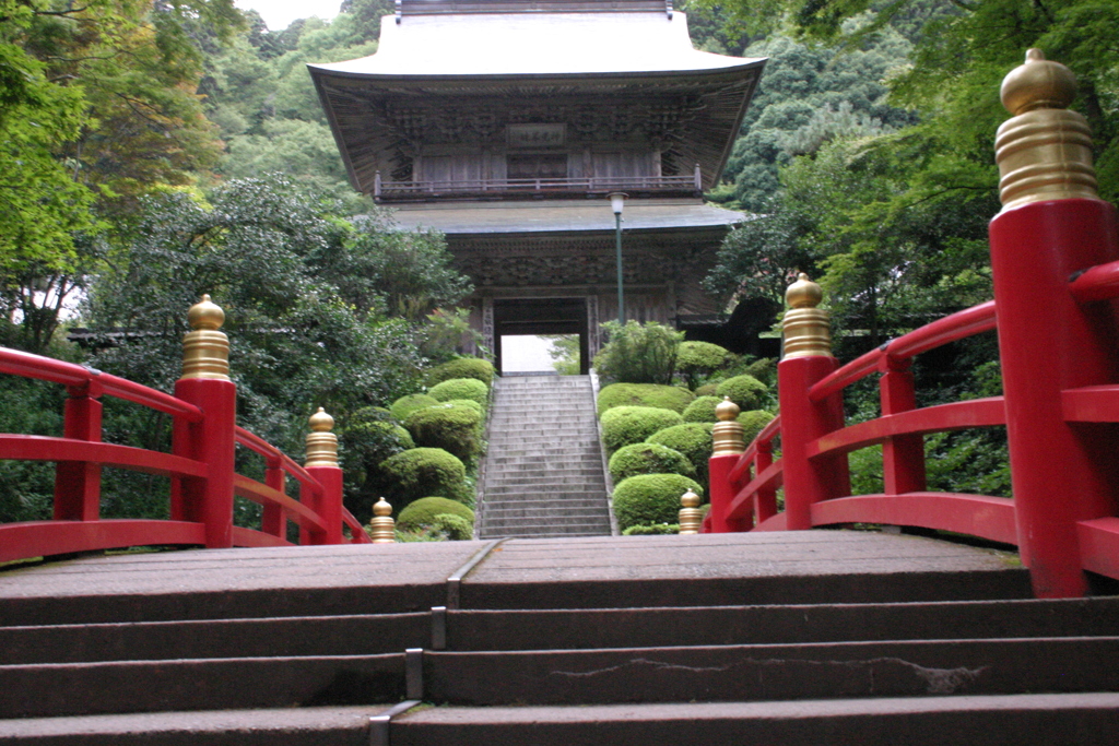 雲巌寺　仏にきたる