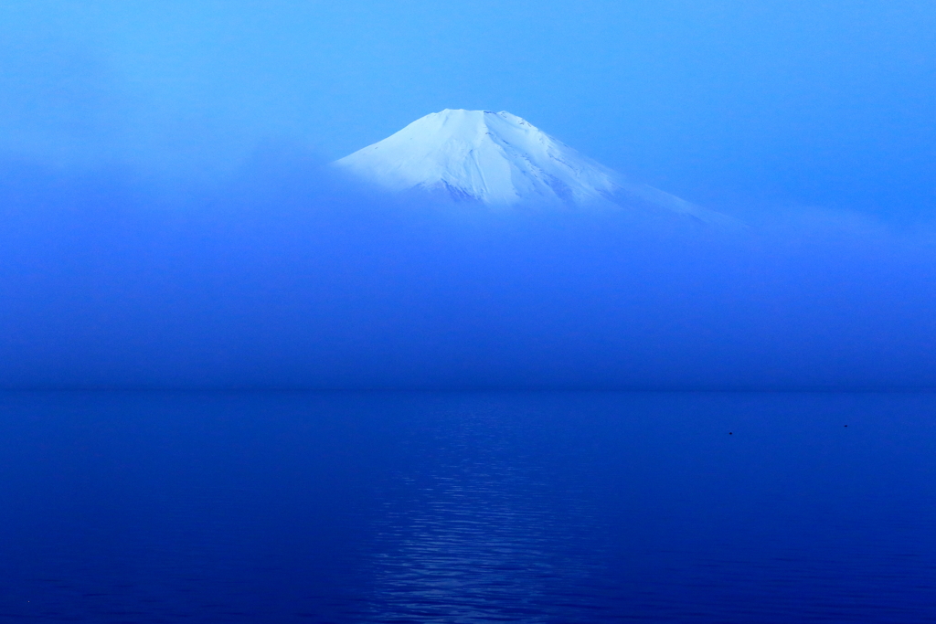 早朝の山中湖