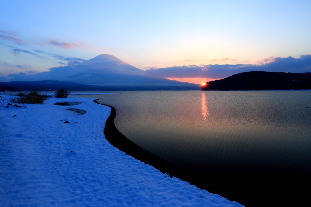 山中湖雪の夕景