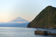 釣り人と富士山