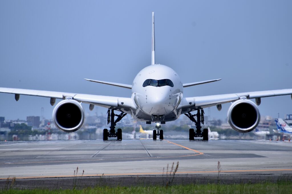 JAL 572
