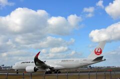 JAL 64