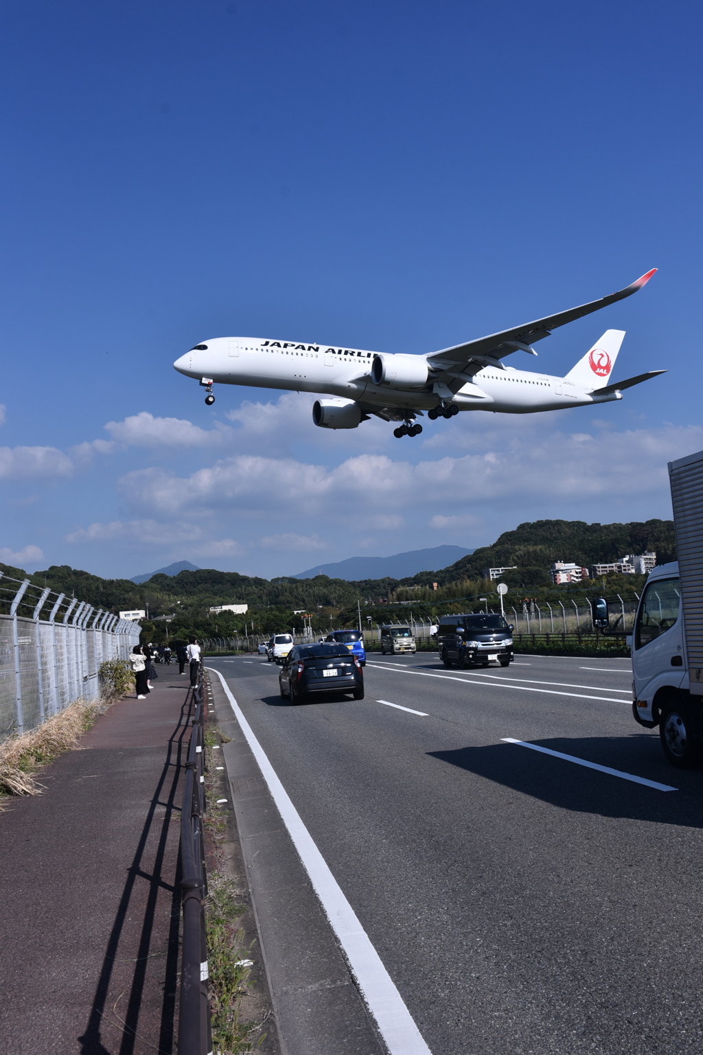 JAL 764