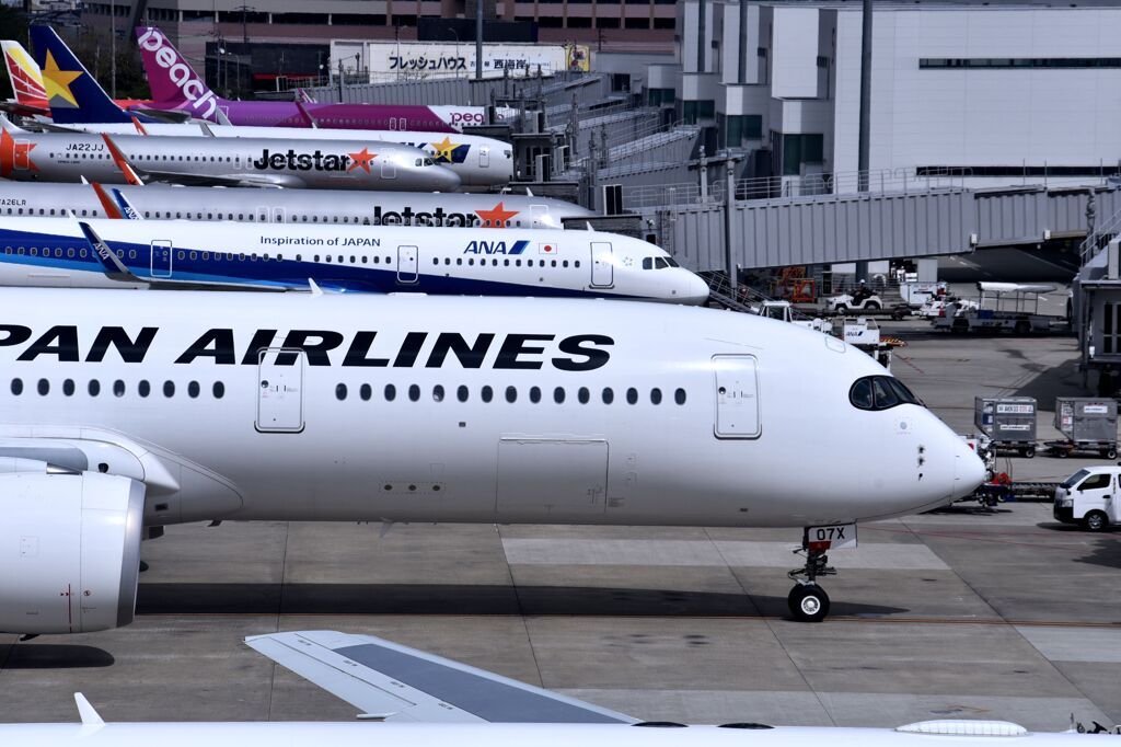 JAL 903