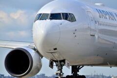 JAL 476