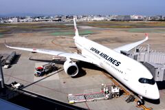 JAL 579