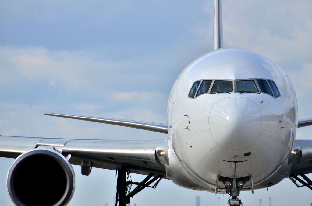 JAL 498