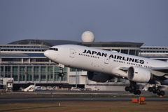 JAL 870