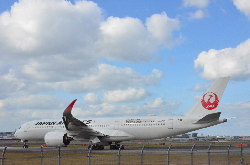 A350 JAL 27