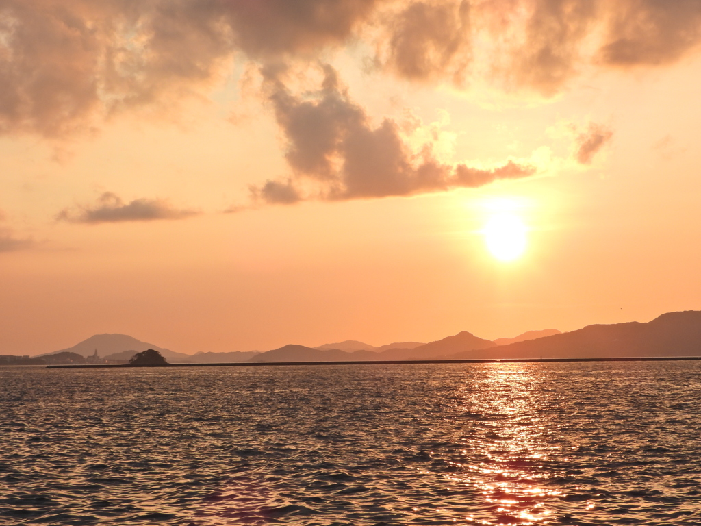 らんだむ。らんだむ。ラン！ラン！ラン！その百六十「博多港の夕日」