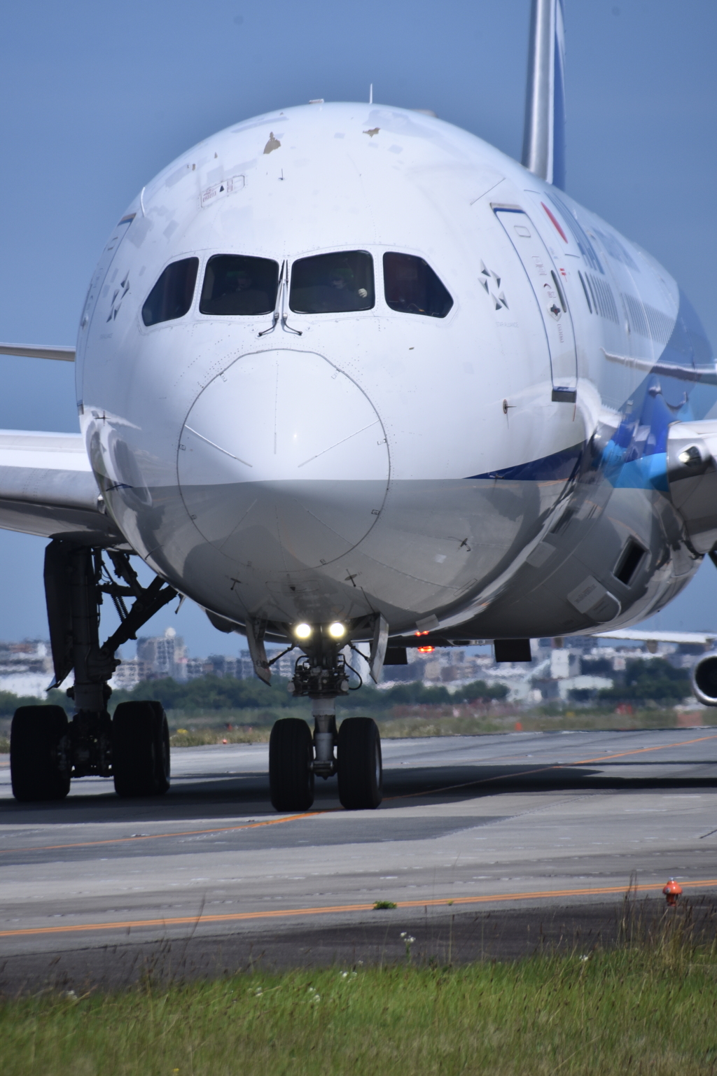 ANA 585