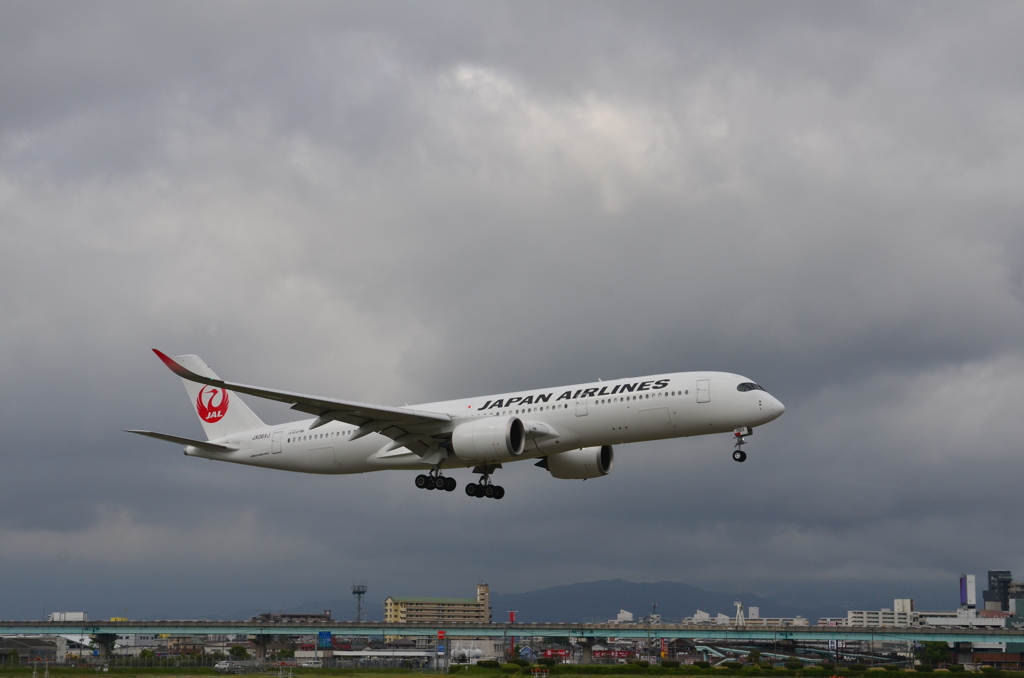 JAL 108
